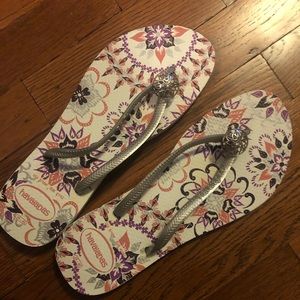 Havaianas White Sandals with cute design.